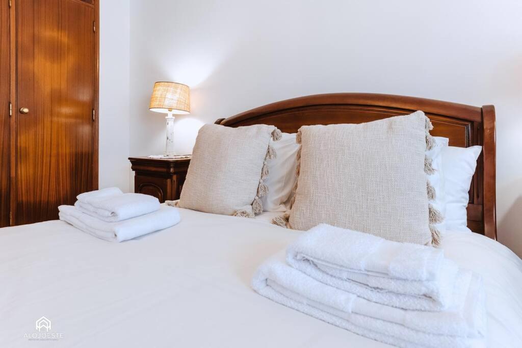Casa Do Patio - 3 Bedrooms, Ponte Rol Торреш-Ведраш Екстер'єр фото
