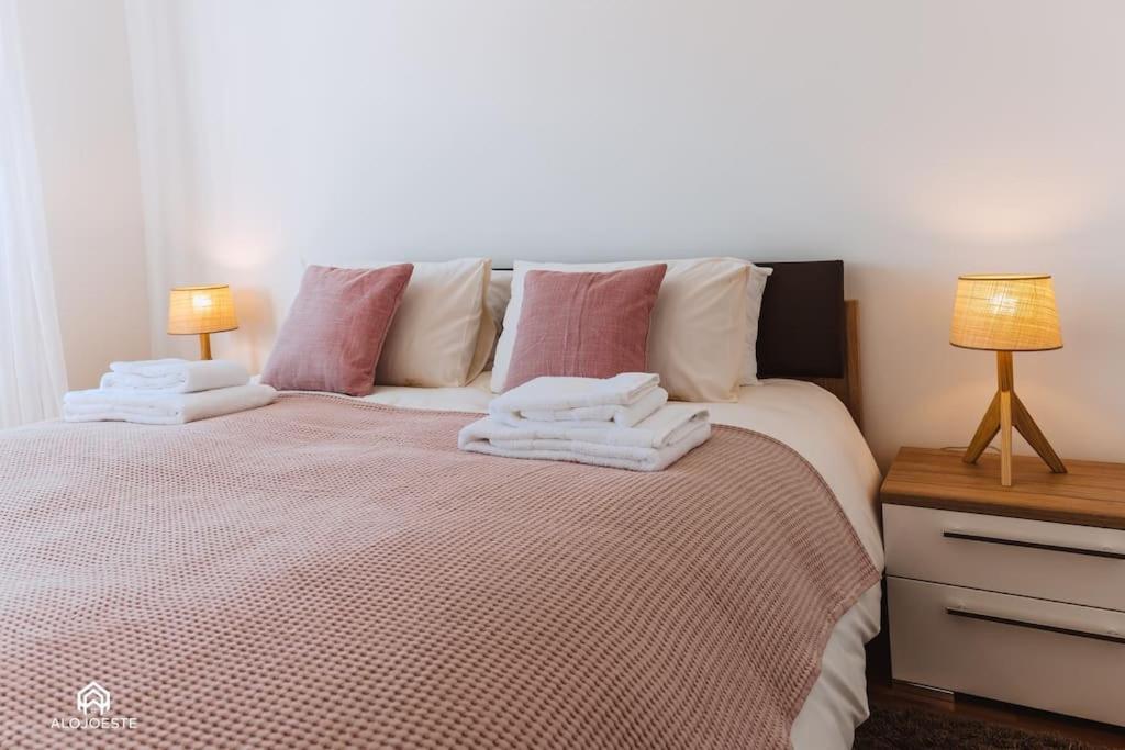 Casa Do Patio - 3 Bedrooms, Ponte Rol Торреш-Ведраш Екстер'єр фото