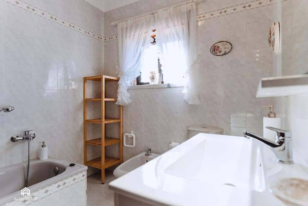 Casa Do Patio - 3 Bedrooms, Ponte Rol Торреш-Ведраш Екстер'єр фото