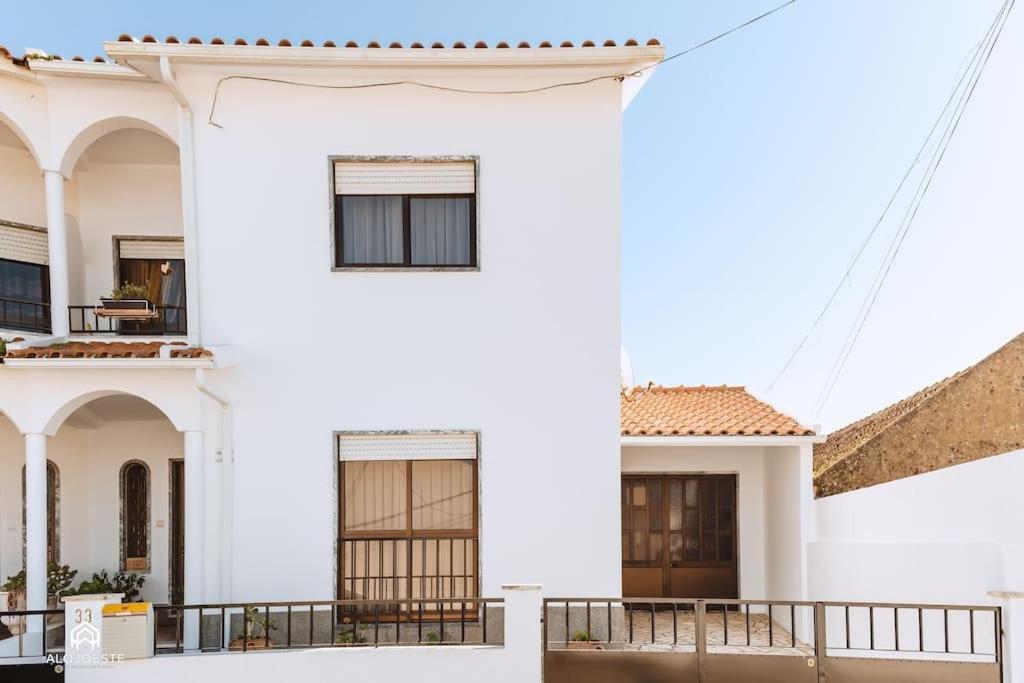 Casa Do Patio - 3 Bedrooms, Ponte Rol Торреш-Ведраш Екстер'єр фото