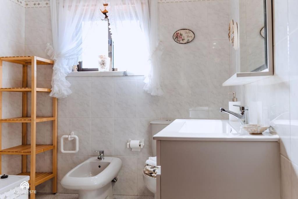 Casa Do Patio - 3 Bedrooms, Ponte Rol Торреш-Ведраш Екстер'єр фото